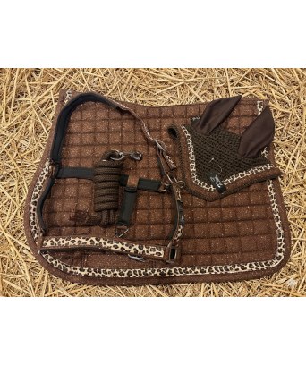 PRE COMMANDE- DISPONIBLE JUIN 2026 ENSEMBLE BONNET/TAPIS/LICOL